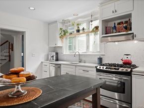 400 Manor Ridge Road, Pelham NY 10803