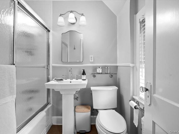 400 Manor Ridge Road, Pelham NY 10803