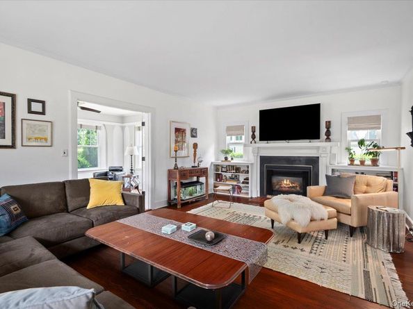 400 Manor Ridge Road, Pelham NY 10803