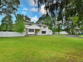 6 Attridge Court, Melville NY 11747