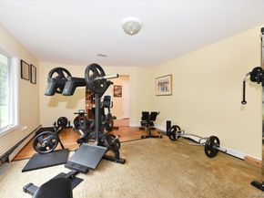 6 Attridge Court, Melville NY 11747