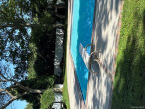 6 Attridge Court, Melville NY 11747