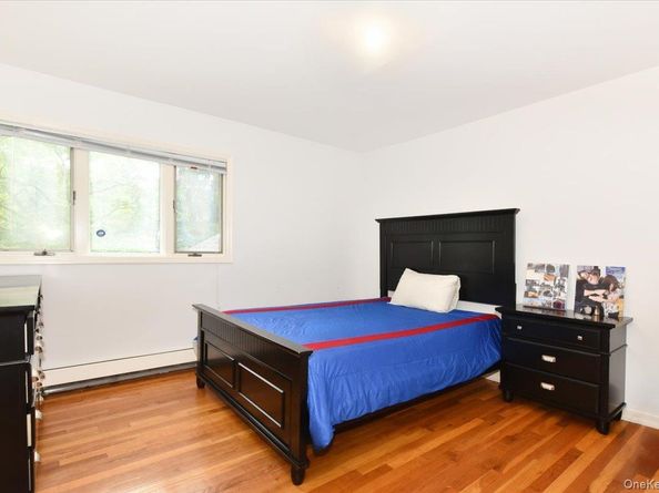 6 Attridge Court, Melville NY 11747