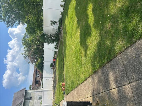 635 S Wellwood Avenue, Lindenhurst NY 11757