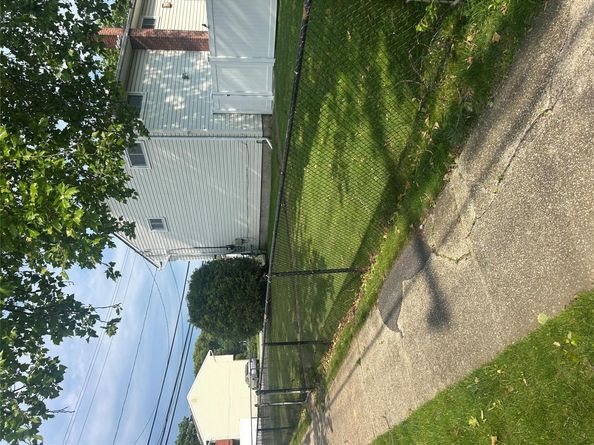 635 S Wellwood Avenue, Lindenhurst NY 11757