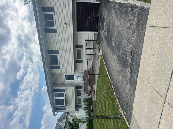 635 S Wellwood Avenue, Lindenhurst NY 11757