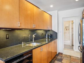 211-40 18 Avenue 4K, Bayside NY 11360