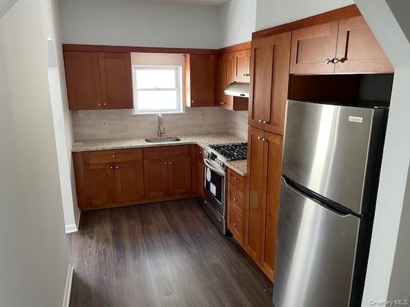 2010 Hobart Avenue, Bronx NY 10461