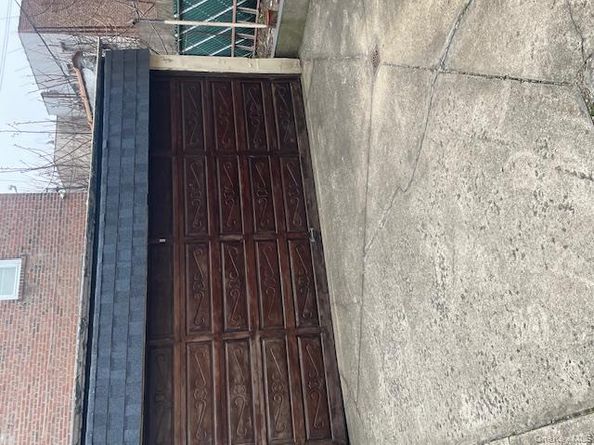 2010 Hobart Avenue, Bronx NY 10461