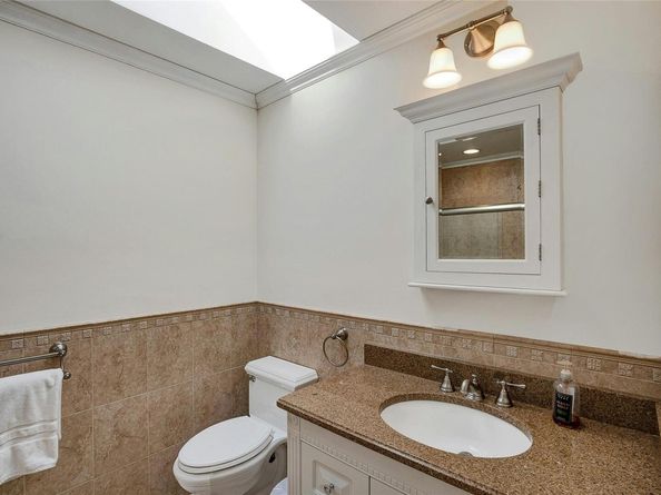 34 Montauk Highway 2, Westhampton NY 11977