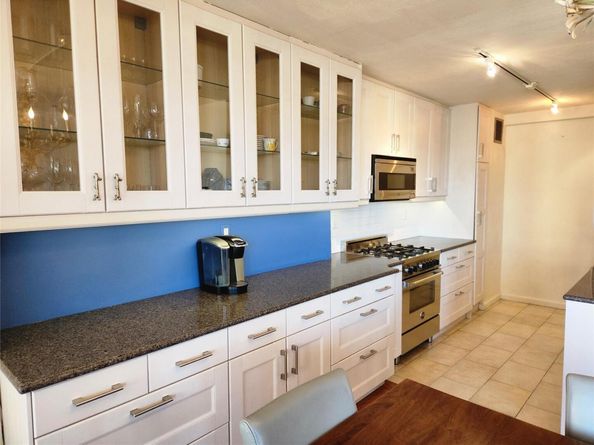 18-15 215th Street 6 M, Bayside NY 11360