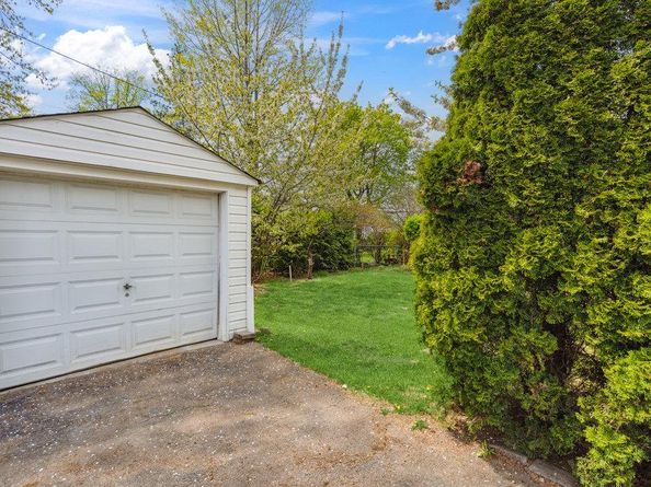 44 Netz Place, Albertson NY 11507