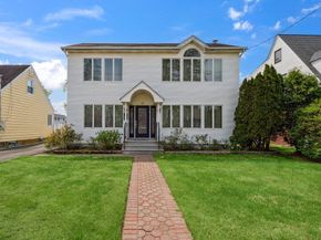 44 Netz Place, Albertson NY 11507