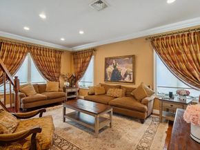 44 Netz Place, Albertson NY 11507