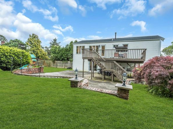 1 Valley Forge Drive, Wheatley Heights NY 11798