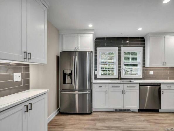 20 Robert Road, Glen Cove NY 11542