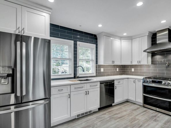 20 Robert Road, Glen Cove NY 11542