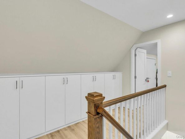 20 Robert Road, Glen Cove NY 11542