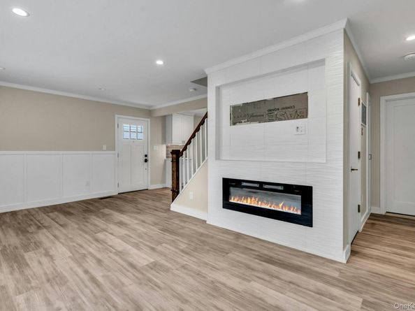 20 Robert Road, Glen Cove NY 11542