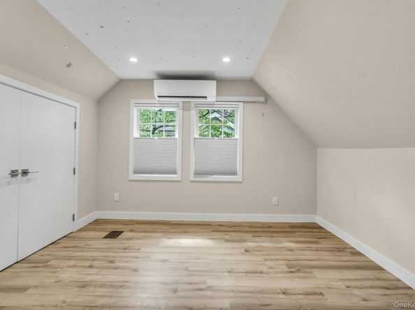 20 Robert Road, Glen Cove NY 11542