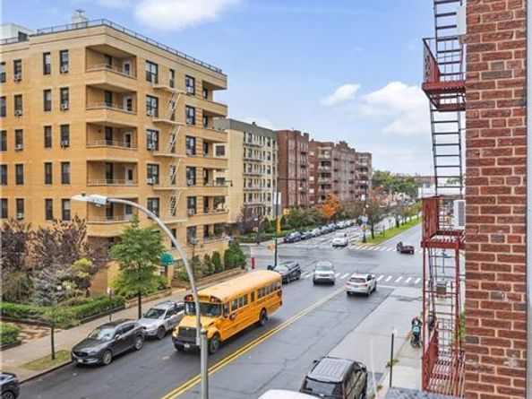15 W End Avenue 3F, Brooklyn NY 11235