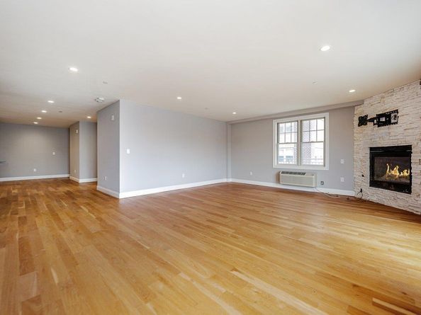 661 W Broadway 302, Long Beach NY 11561