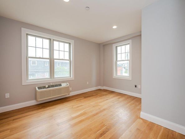 661 W Broadway 304, Long Beach NY 11561