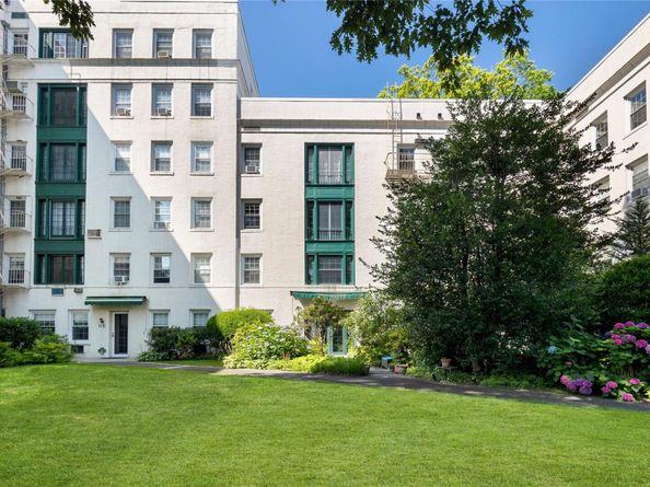 2 Brooklands GD, Bronxville NY 10708