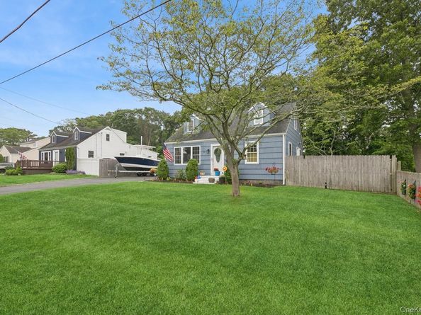 10 Elm Street, East Patchogue NY 11772