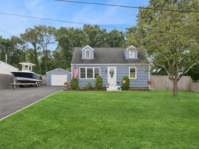 10 Elm Street, East Patchogue NY 11772
