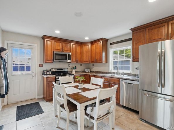 10 Elm Street, East Patchogue NY 11772
