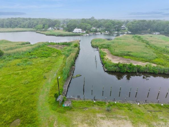 10 Elm Street, East Patchogue NY 11772