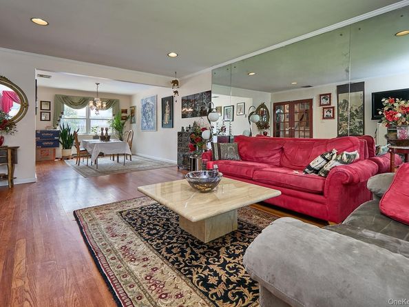1067 Ashley Drive, Valley Stream NY 11580