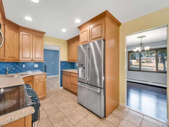 5 Montrose Lane, East Northport NY 11731