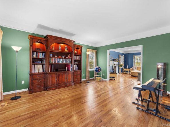 1012 Sunset Street, Yorktown Heights NY 10598