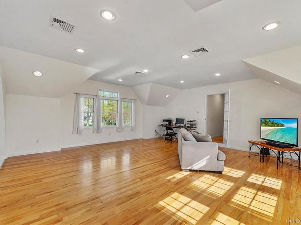 1012 Sunset Street, Yorktown Heights NY 10598