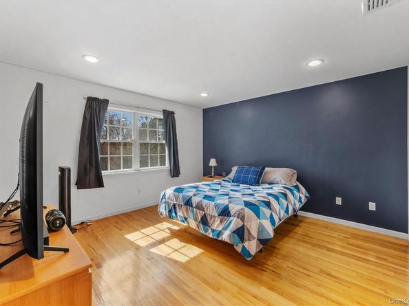 1012 Sunset Street, Yorktown Heights NY 10598