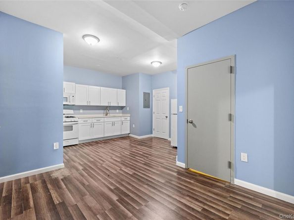 13 Van Cortlandt Park Avenue, Yonkers NY 10705