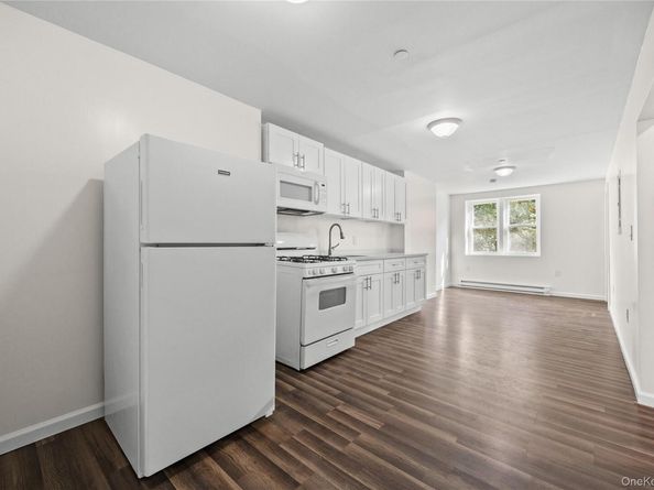 13 Van Cortlandt Park Avenue, Yonkers NY 10705