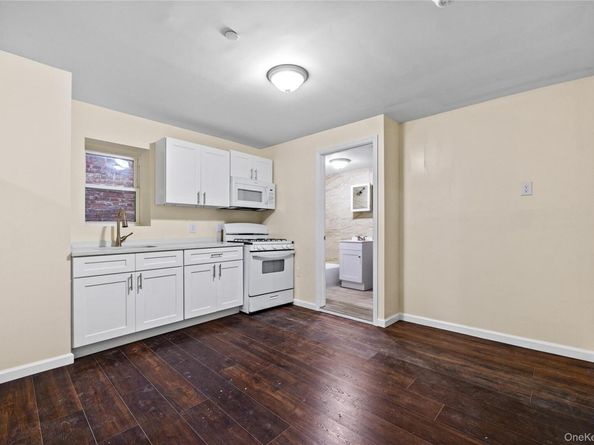 13 Van Cortlandt Park Avenue, Yonkers NY 10705