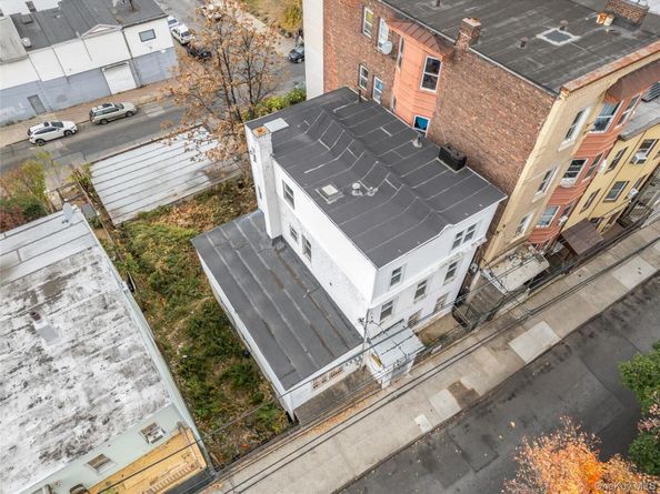 13 Van Cortlandt Park Avenue, Yonkers NY 10705