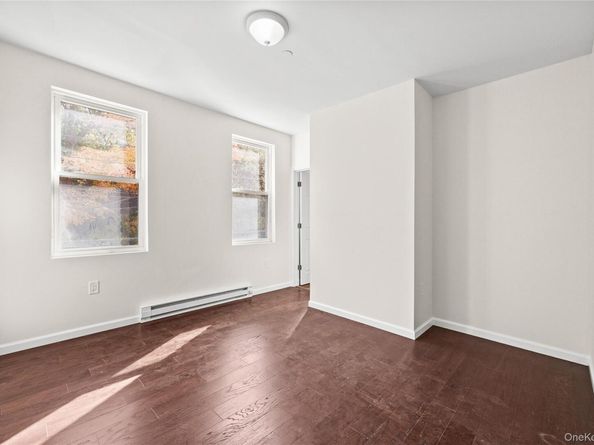 13 Van Cortlandt Park Avenue, Yonkers NY 10705