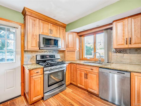 1614 Brightshore Boulevard, Bay Shore NY 11706