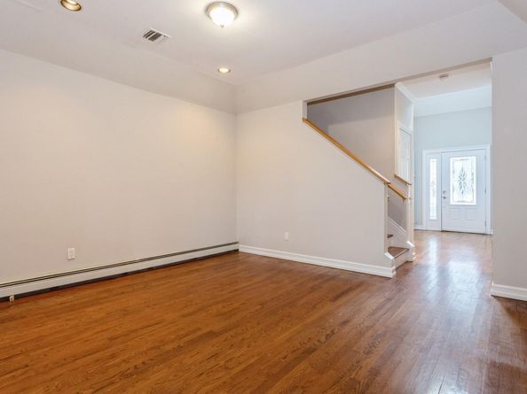 125 Cinnamon Court, Melville NY 11747
