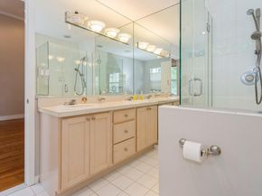 125 Cinnamon Court, Melville NY 11747
