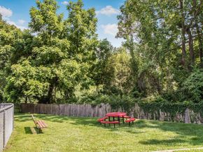 13 Granada Crescent 7, White Plains NY 10603