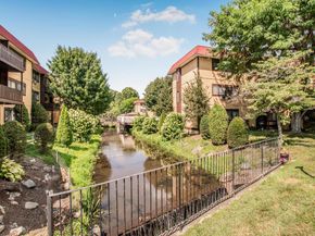 13 Granada Crescent 7, White Plains NY 10603