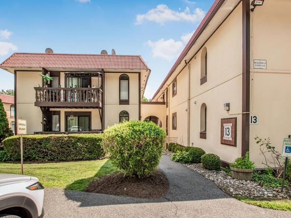13 Granada Crescent 7, White Plains NY 10603