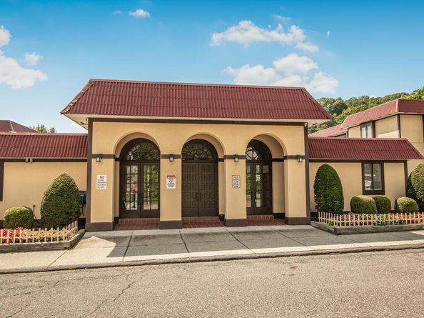 13 Granada Crescent 7, White Plains NY 10603