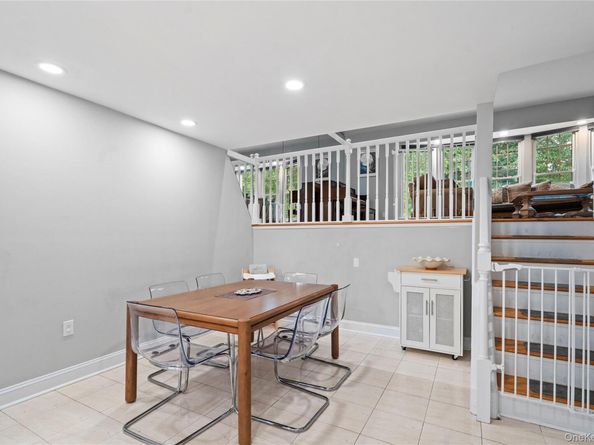 31 Santa Barbara Drive 31, Plainview NY 11803